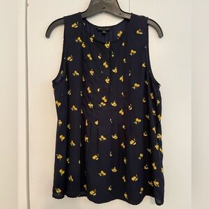 Banana Republic Women’s Blouse. Size M.